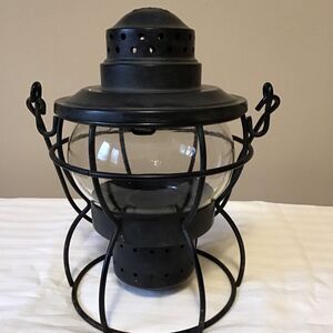 VINTAGE RAILROAD LANTERN ROCK ISLAND ADAMS & WESTLAKE CO. CANADA ? (See Note)